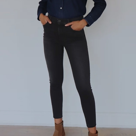 Aritzia Denim Forum Nico Mid rise skinny crop - Picture 3 of 8